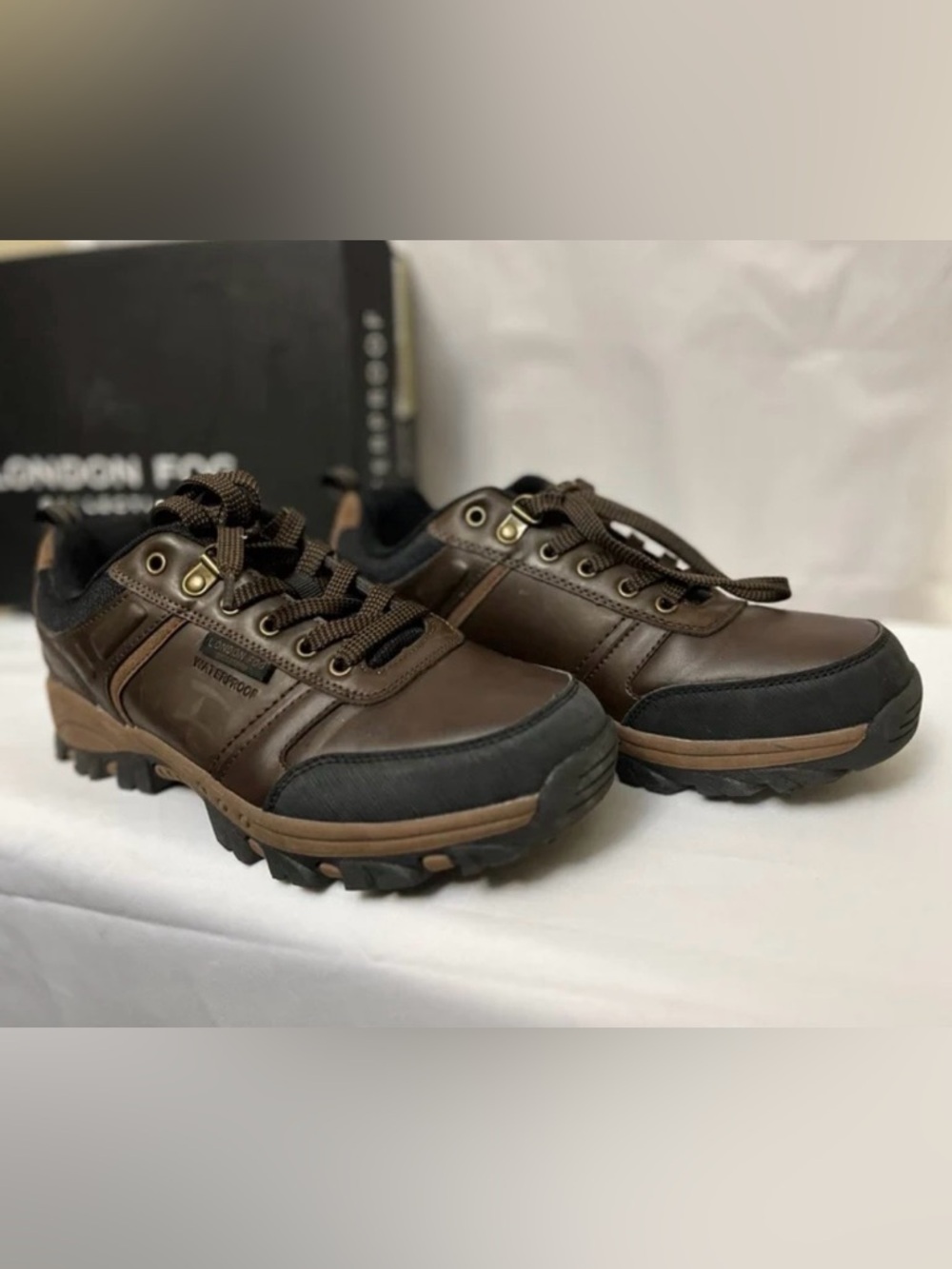 🆕. London Fog Men’s Brown and Black Waterproof Hiking Sneakers Size 8.5